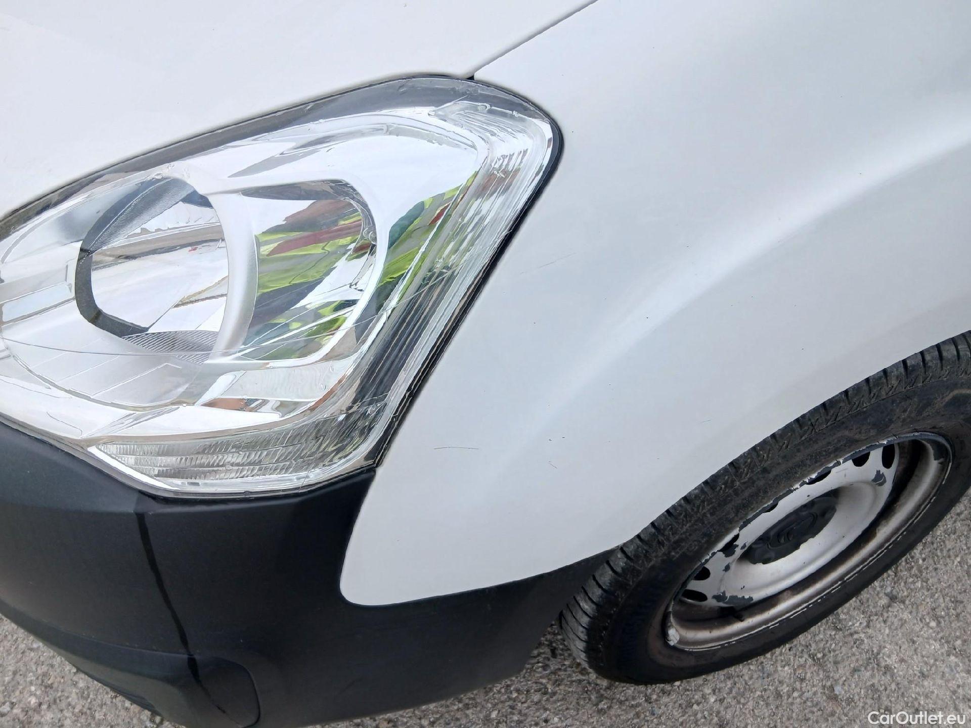  Citroen  Berlingo CITROEN  / 2015 / 3P / furgón derivado de turismo BlueHDi 74KW (100CV) #4