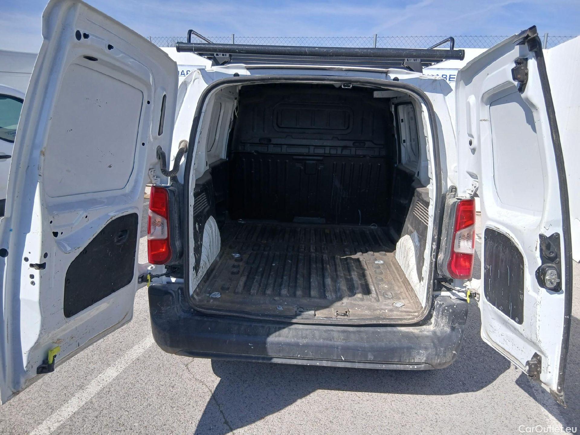  Citroen  Berlingo CITROEN  / 2018 / 3P / furgón derivado de turismo Talla M BlueHDi 100 CONTROL #24