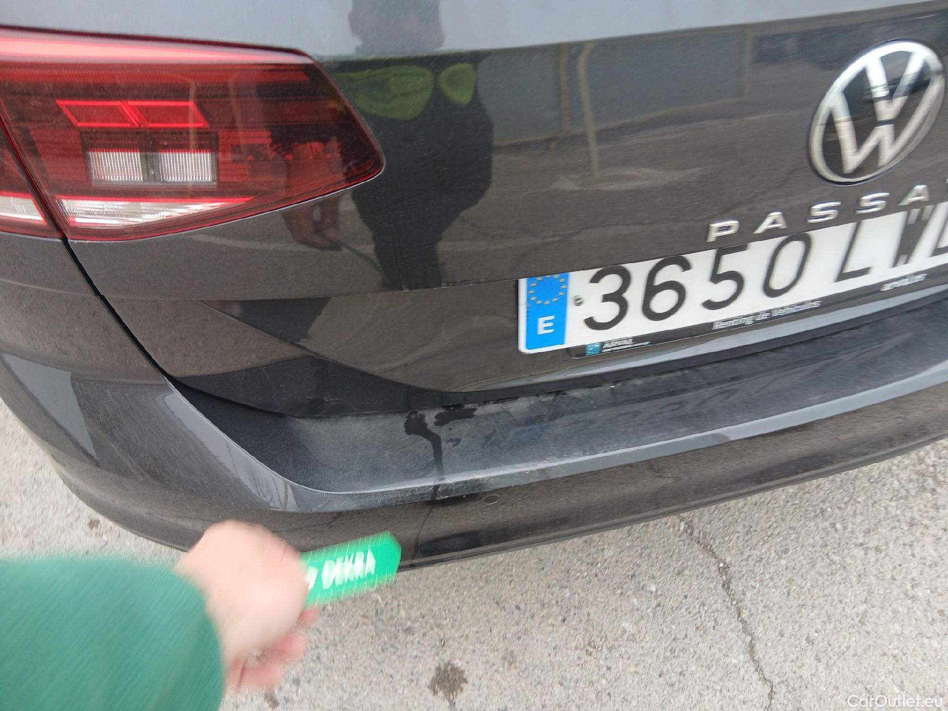  Volkswagen  Passat VOLKSWAGEN  / 2019 / 5P / familiar Variant Executive 2.0 TDI 110kW DSG #14