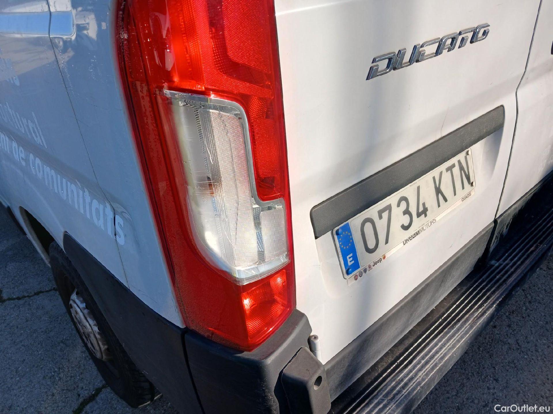  Fiat  Ducato FIAT  / 2014 / 4P / furgón 33 Medio Techo Alto 2.0 Mjet 85kW (115CV #14