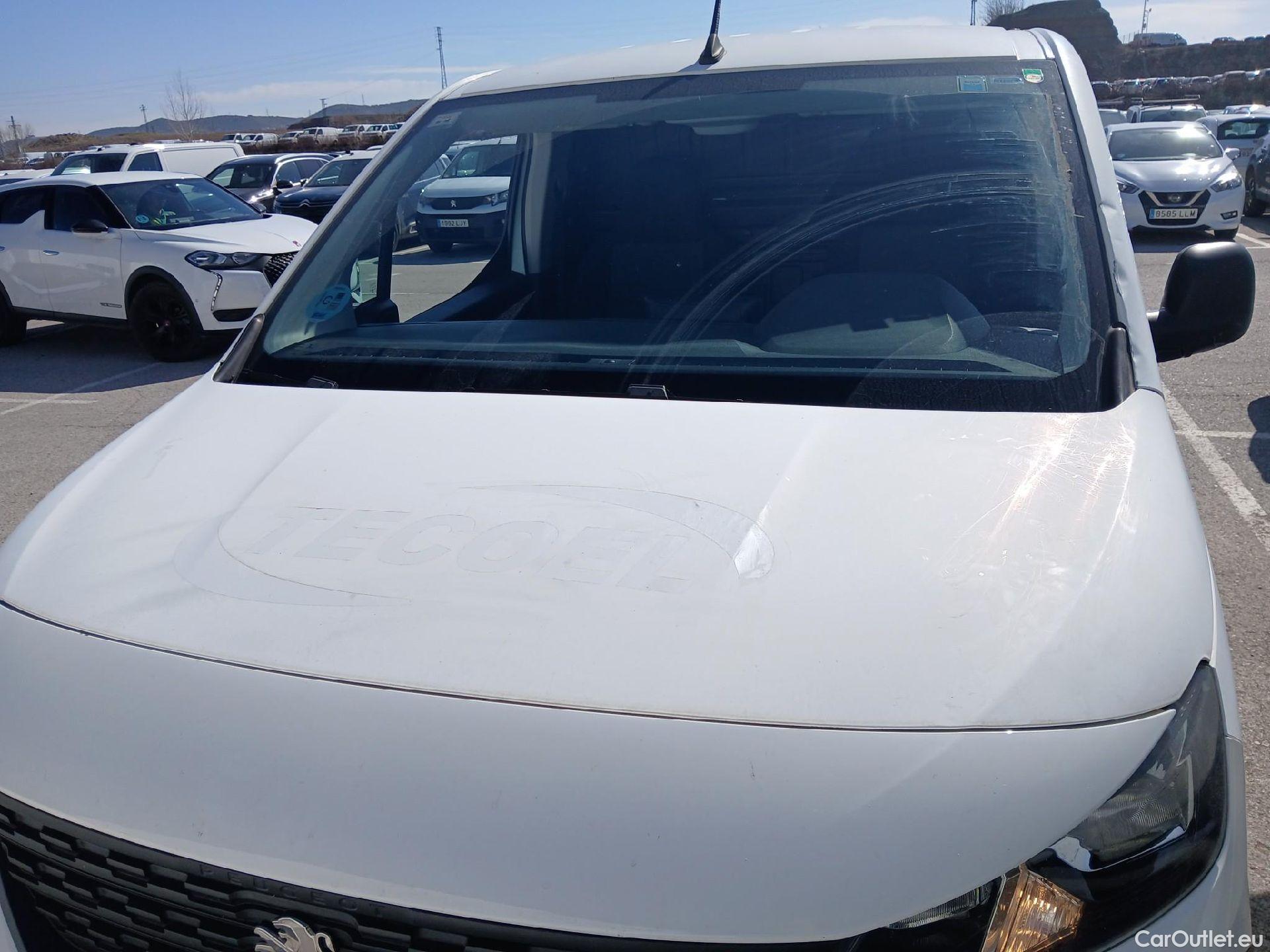  Peugeot  Partner PEUGEOT  / 2018 / 3P / furgón derivado de turismo Pro Standard 600kg BlueHDi 73kW (AC) #18