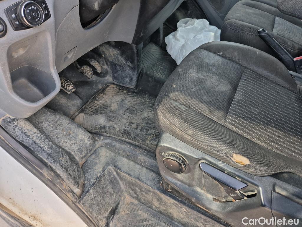  Ford  Transit FORD  / 2013 / 4P / furgón 350 96kW L3H2 Van Trend Delantera #69