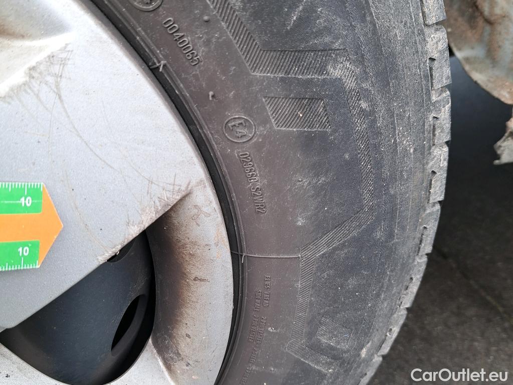  Nissan  NV400 NISSAN  / 2011 / 4P / furgón L3H3 3,5T 2.3dCi 110kW FWD Comfort #41