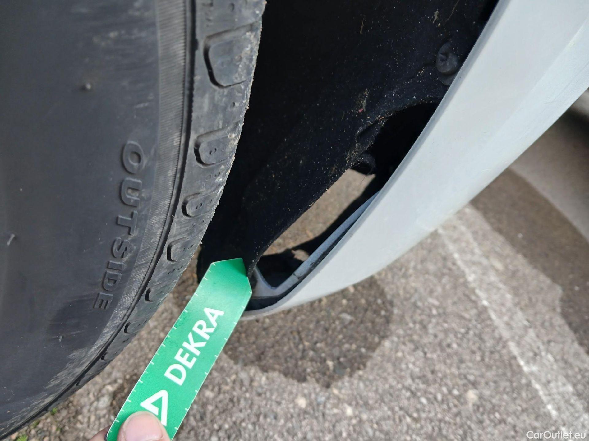  Ford  Grand Tourneo FORD  Connect / 2013 / 5P / monovolumen 1.5 TDCi 88kW (120CV) Titanium #41