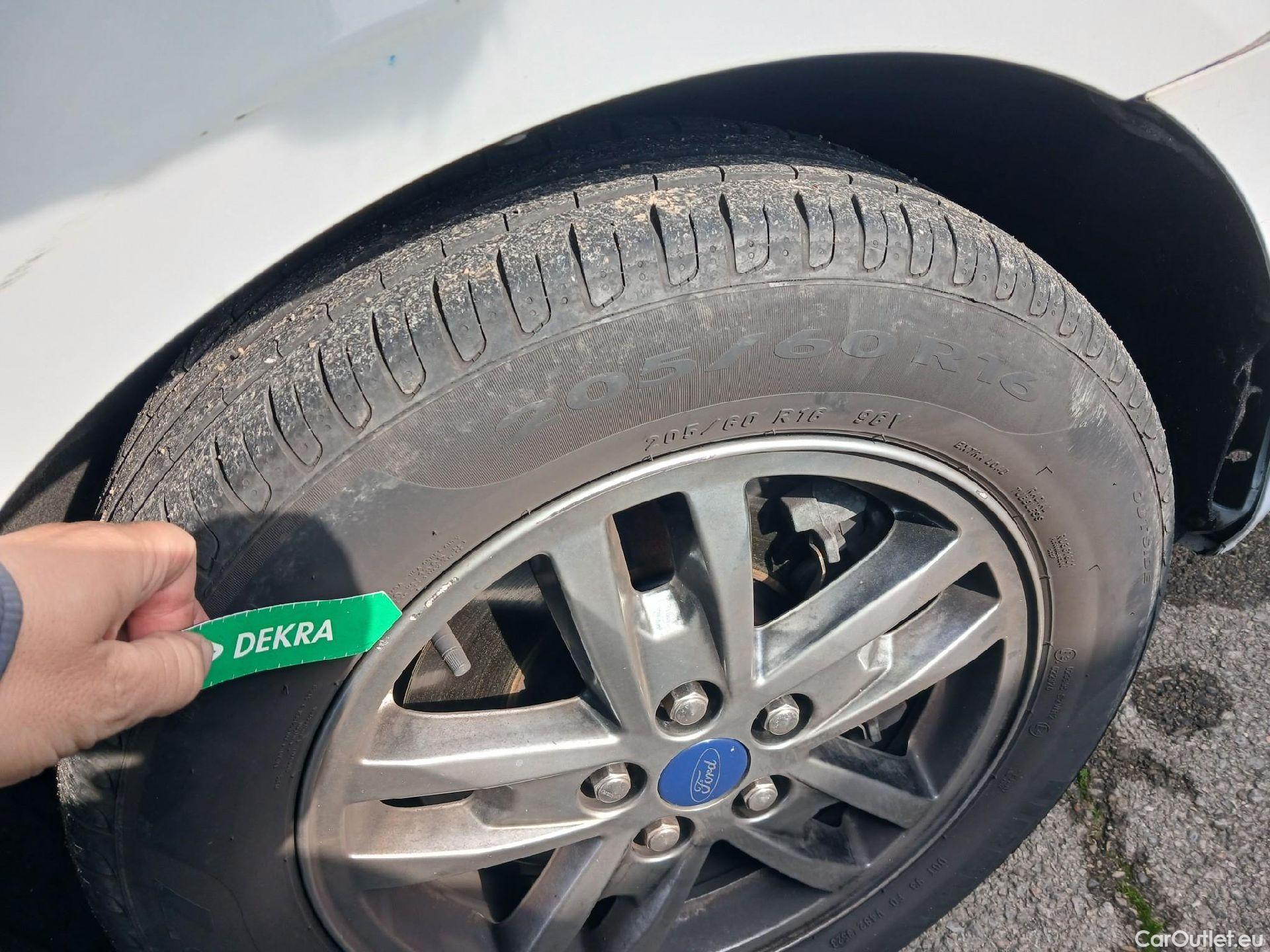  Ford  Grand Tourneo FORD  Connect / 2013 / 5P / monovolumen 1.5 TDCi 88kW (120CV) Titanium #35