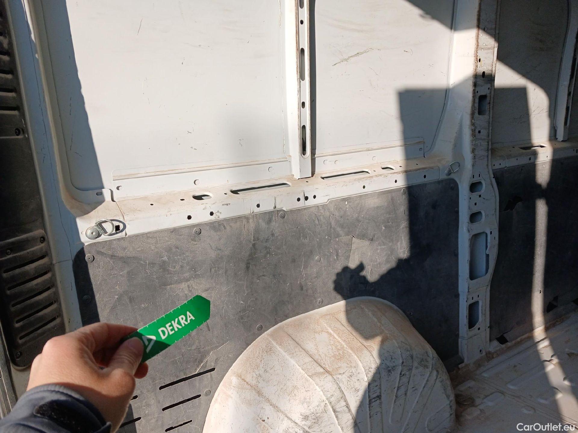  Fiat  Ducato FIAT  / 2014 / 4P / furgón 33 Medio Techo Alto 2.0 Mjet 85kW (115CV #37