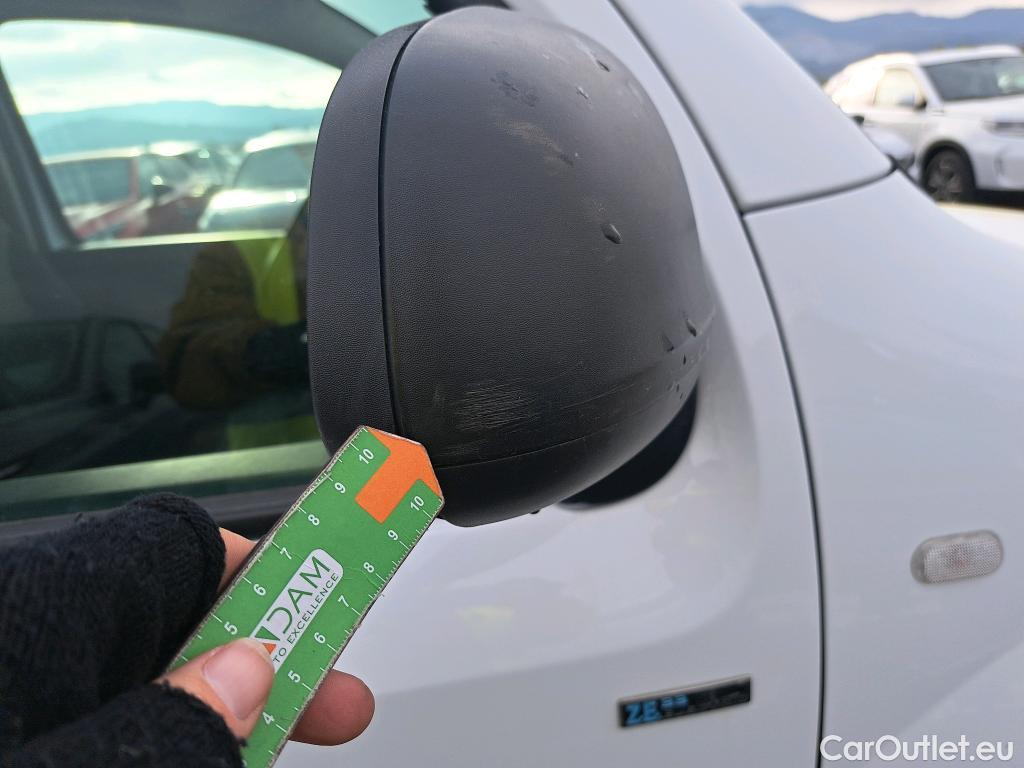  Renault  Kangoo RENAULT  Z.E./2013/3P/furgón derivado de turismo Z.E. #28