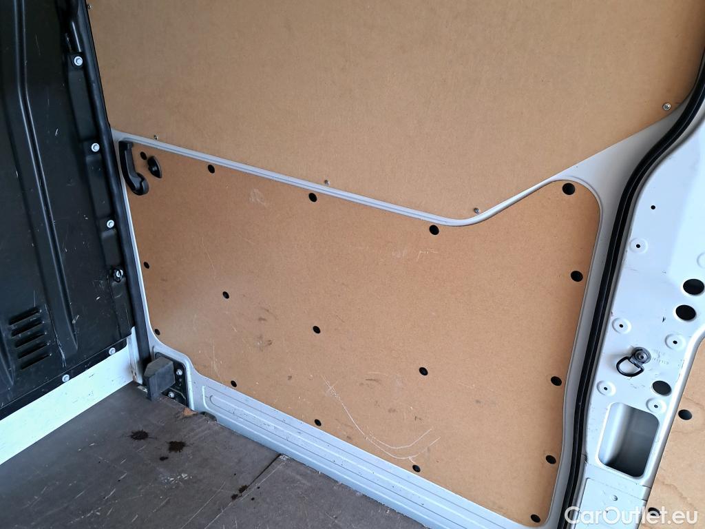  Nissan  NV400 NISSAN  / 2011 / 4P / furgón L3H3 3,5T 2.3dCi 110kW FWD Comfort #31