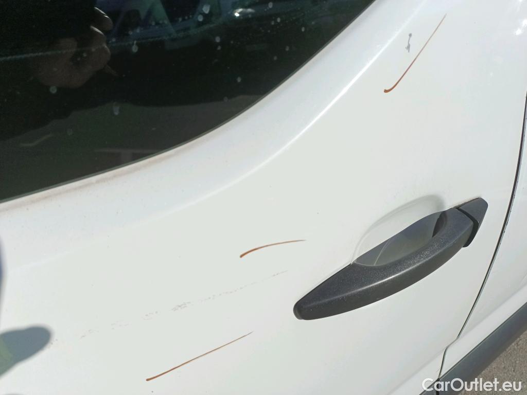  Citroen  Berlingo CITROEN  / 2015 / 4P / combi Talla M BlueHDi 100 S&S LIVE (IND) #20