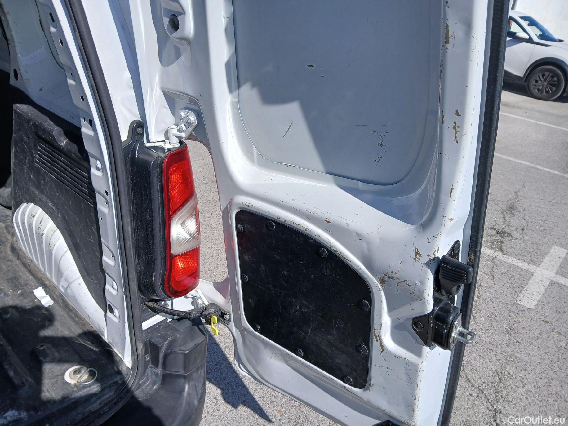  Peugeot  Partner PEUGEOT  / 2018 / 3P / furgón derivado de turismo Pro Standard 600kg BlueHDi 73kW (AC) #6