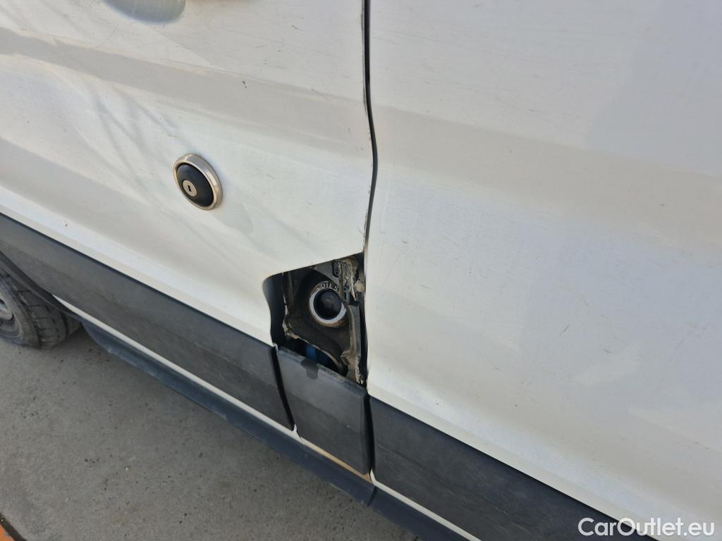  Ford  Transit FORD  / 2013 / 4P / furgón 350 96kW L3H2 Van Trend Delantera #37