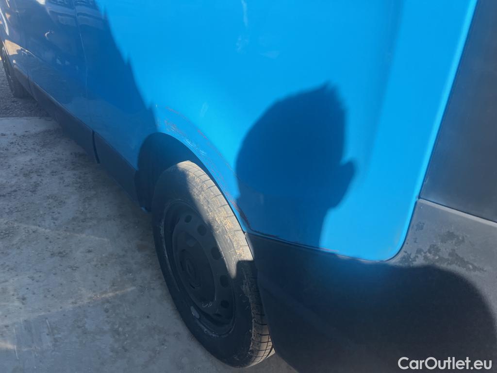  Renault  Trafic RENAULT  / 2021 / 4P / furgón Furgón L2H1 Blue dCi 96 Kw (130 CV) CUA #6