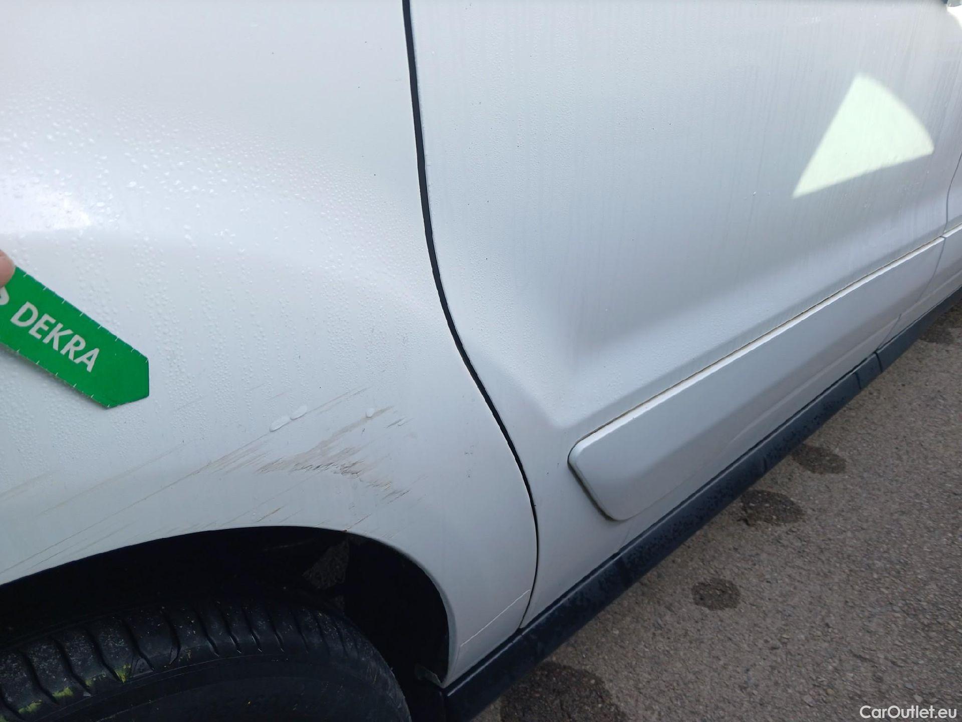  Ford  Grand Tourneo FORD  Connect / 2013 / 5P / monovolumen 1.5 TDCi 88kW (120CV) Titanium #28