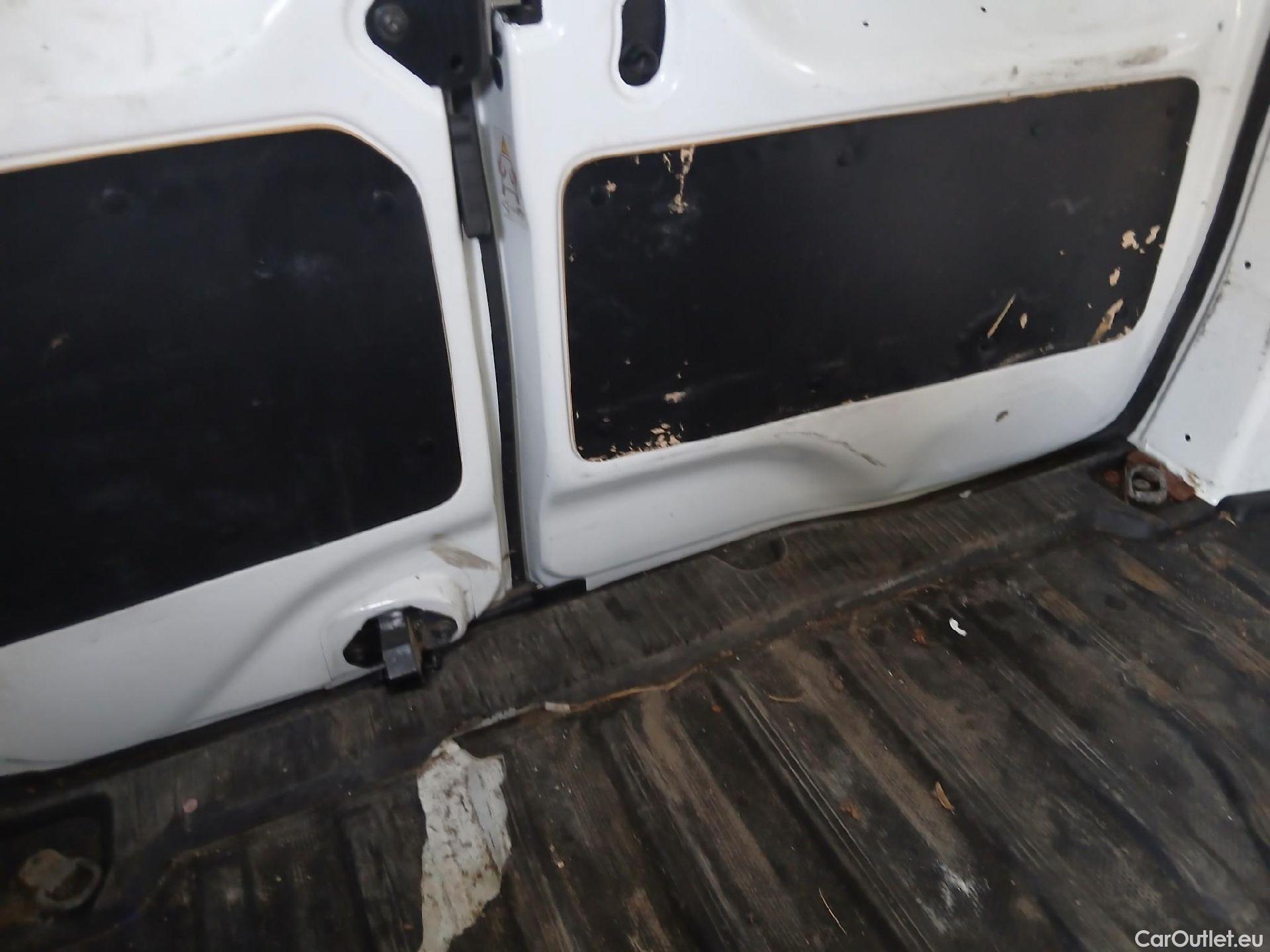  Mercedes  Citan MERCEDES-BENZ  / 2021 / 4P / furgón derivado de turismo 110 CDI 70kW Furgón Base Largo #46