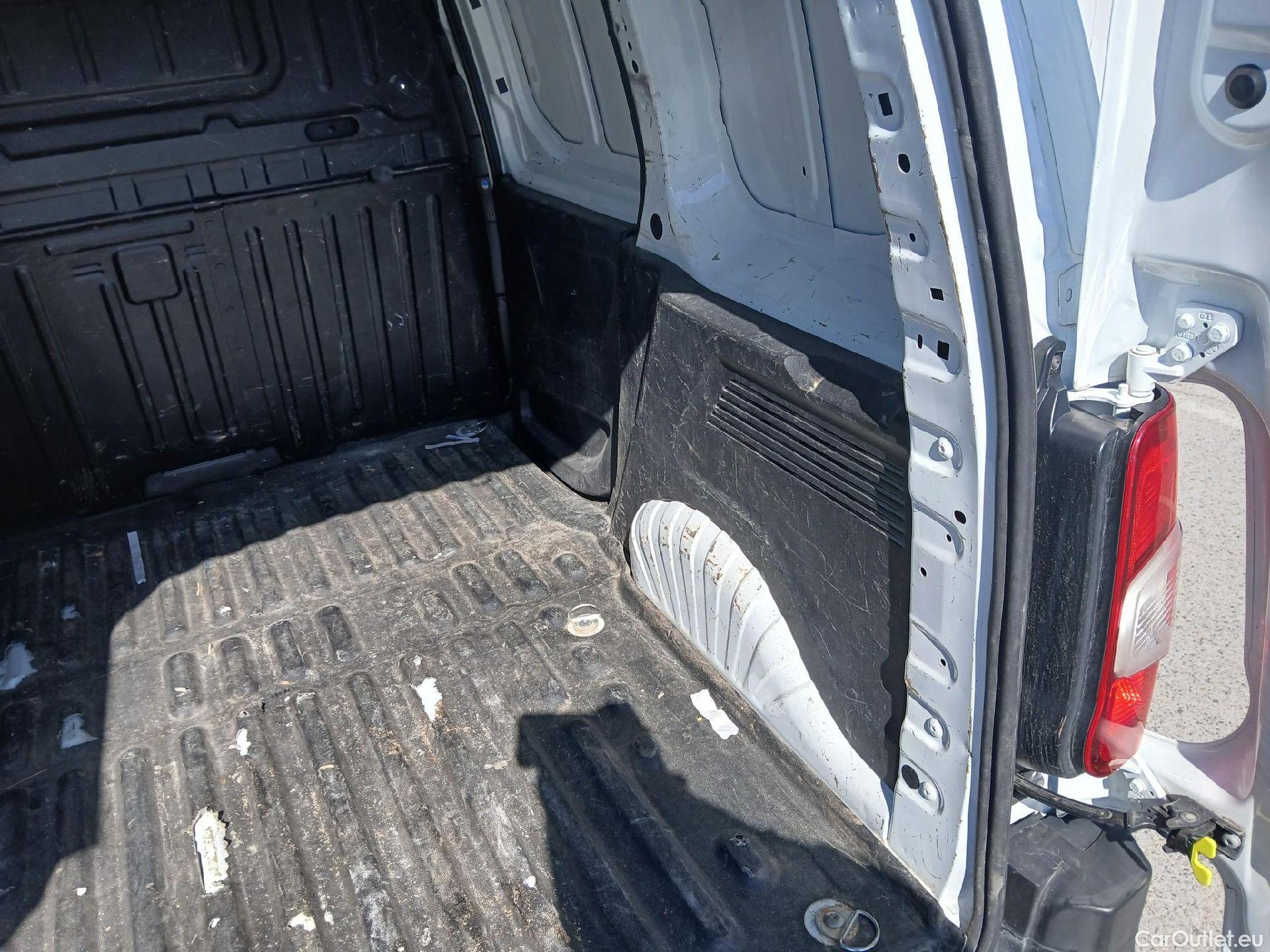  Peugeot  Partner PEUGEOT  / 2018 / 3P / furgón derivado de turismo Pro Standard 600kg BlueHDi 73kW (AC) #7