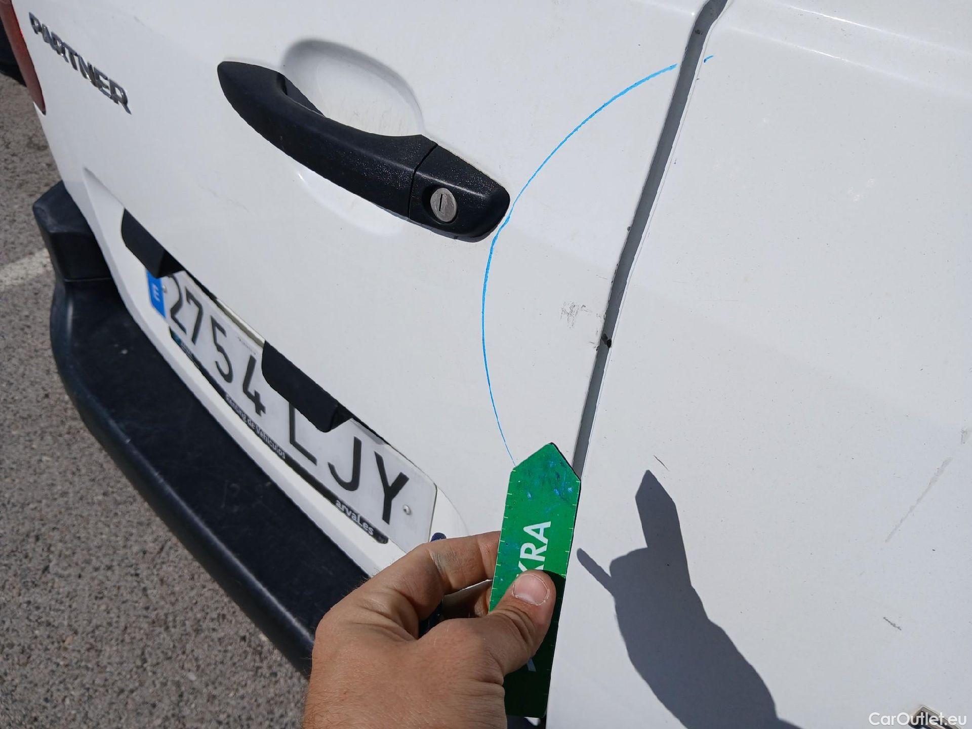  Peugeot  Partner PEUGEOT  / 2018 / 3P / furgón derivado de turismo Pro Standard 600kg BlueHDi 73kW (AC) #28