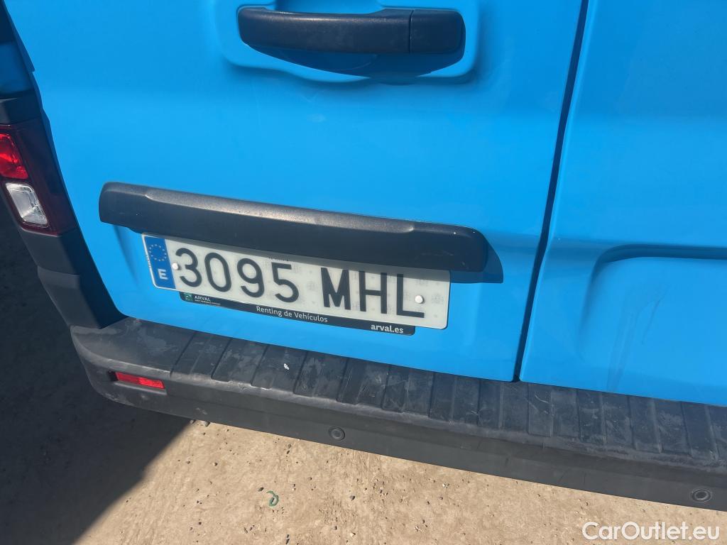  Renault  Trafic RENAULT  / 2021 / 4P / furgón Furgón L2H1 Blue dCi 96 Kw (130 CV) CUA #3