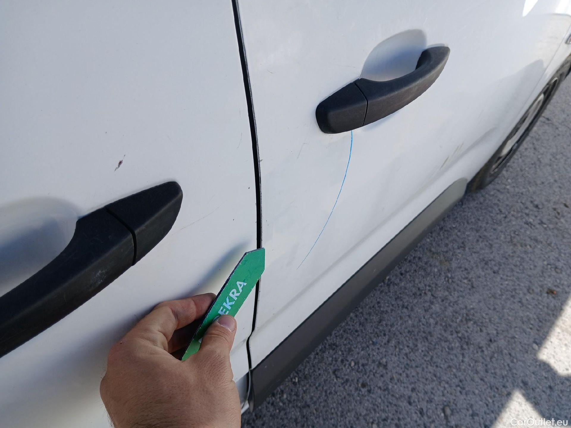  Peugeot  Partner PEUGEOT  / 2018 / 3P / furgón derivado de turismo Pro Standard 600kg BlueHDi 73kW (AC) #38