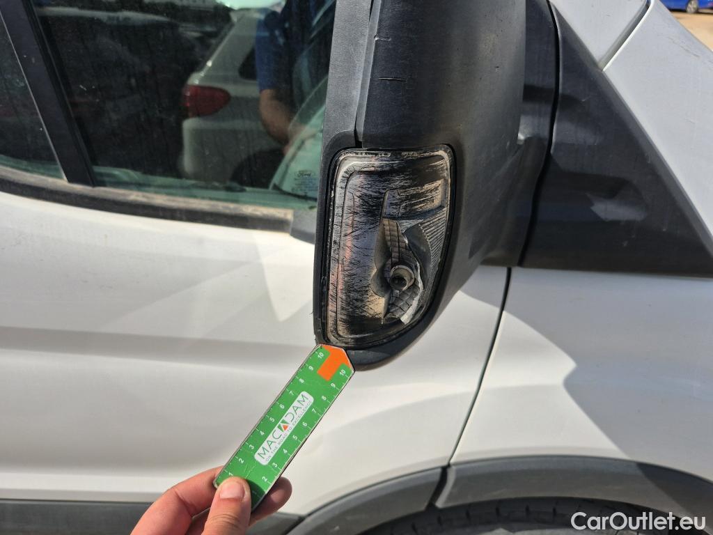  Ford  Transit FORD  / 2013 / 4P / furgón 350 96kW L3H2 Van Trend Delantera #48