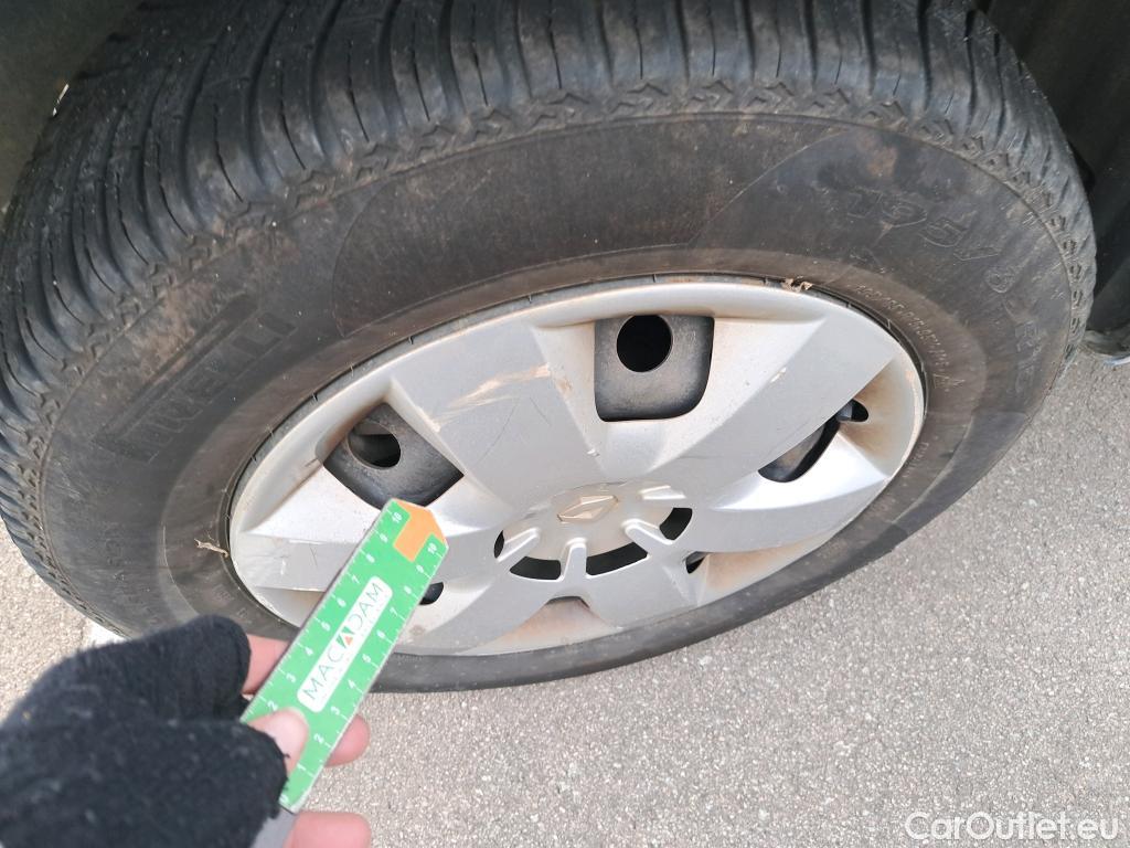  Renault  Kangoo RENAULT  Z.E./2013/3P/furgón derivado de turismo Z.E. #25