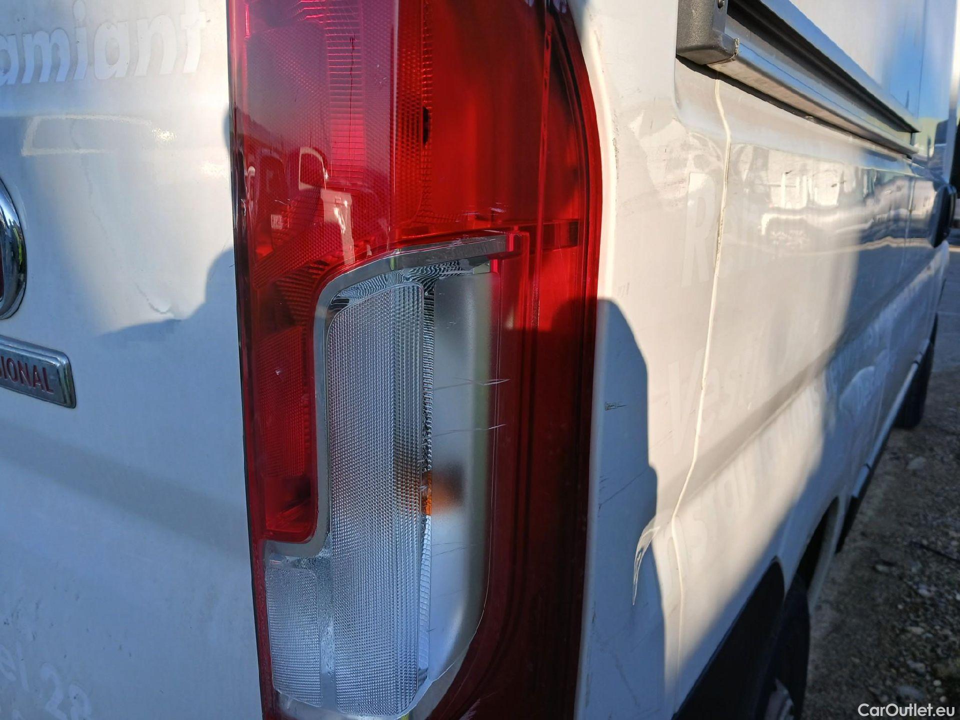  Fiat  Ducato FIAT  / 2014 / 4P / furgón 33 Medio Techo Alto 2.0 Mjet 85kW (115CV #18