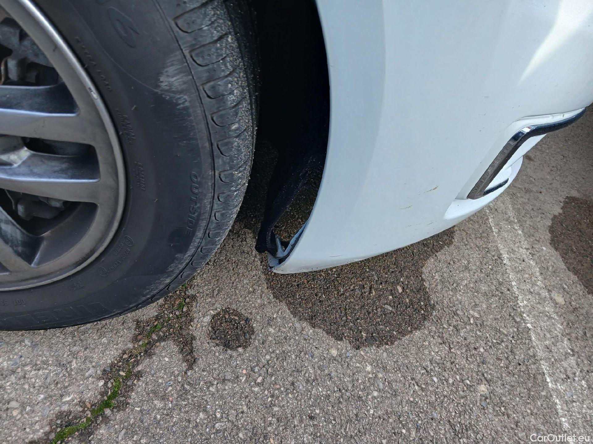  Ford  Grand Tourneo FORD  Connect / 2013 / 5P / monovolumen 1.5 TDCi 88kW (120CV) Titanium #42