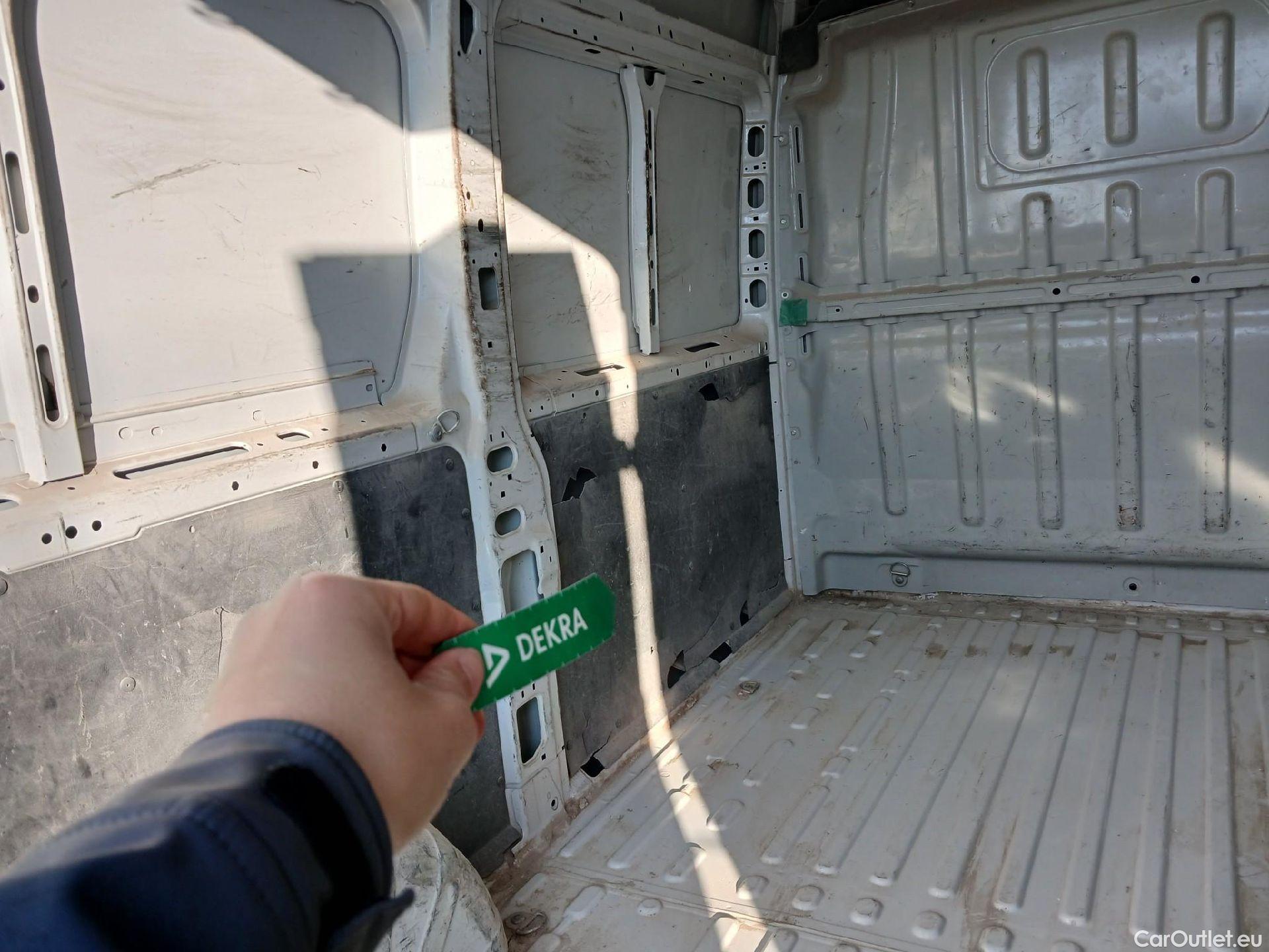  Fiat  Ducato FIAT  / 2014 / 4P / furgón 33 Medio Techo Alto 2.0 Mjet 85kW (115CV #35