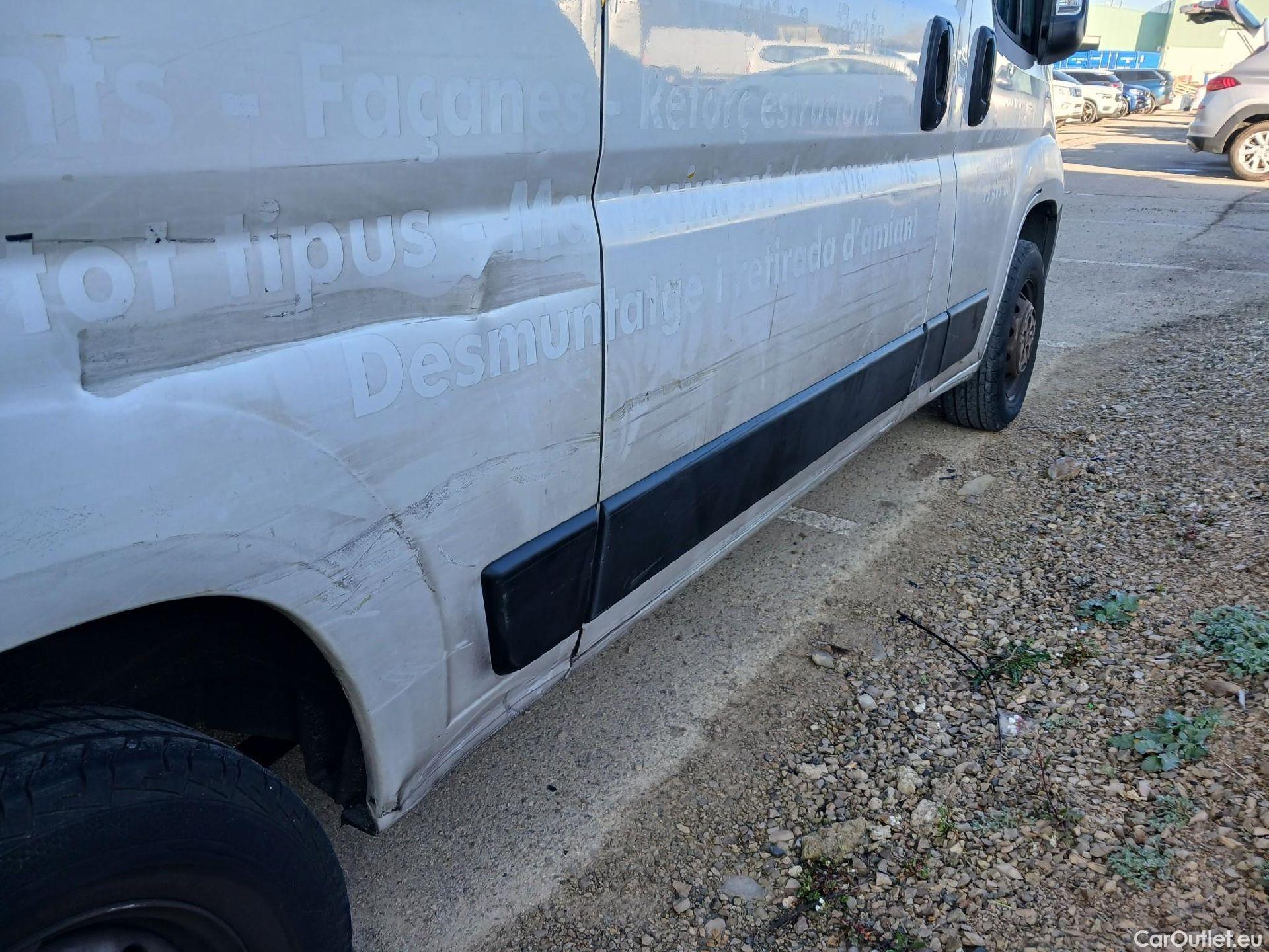  Fiat  Ducato FIAT  / 2014 / 4P / furgón 33 Medio Techo Alto 2.0 Mjet 85kW (115CV #22