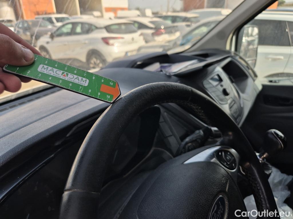  Ford  Transit FORD  / 2013 / 4P / furgón 350 96kW L3H2 Van Trend Delantera #2