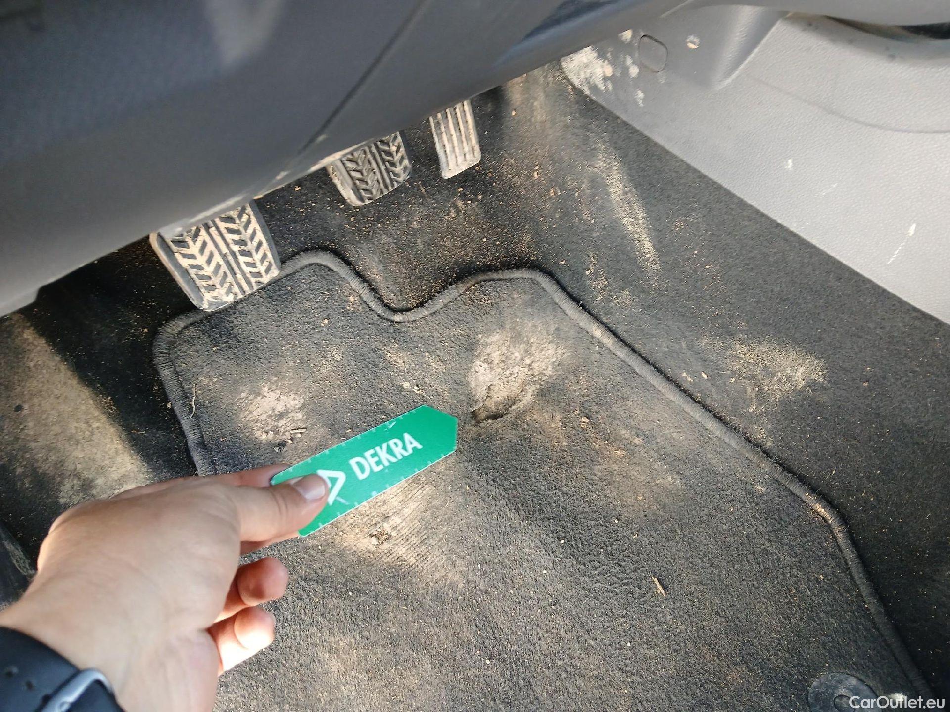  Ford  Ranger FORD  VU 4p 6G pickup 2.2 TDCi 118kW 4x4 Doble Cab. XL S/S #2