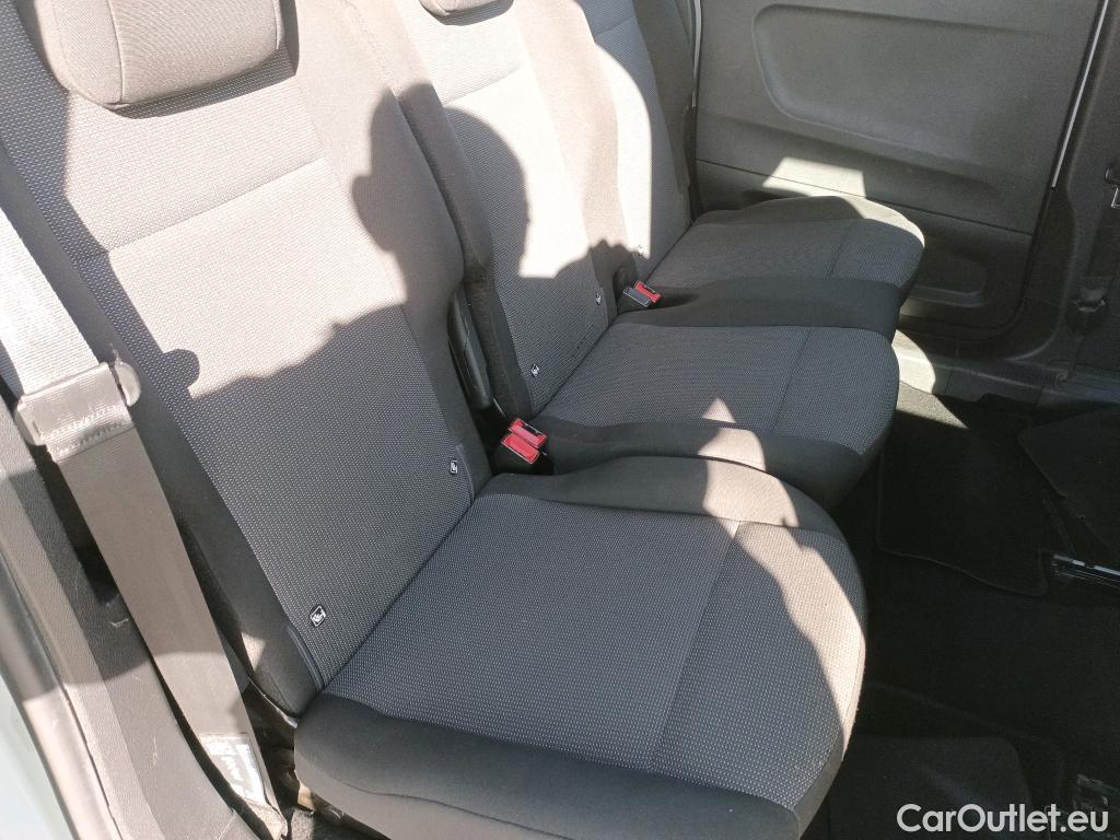  Citroen  Berlingo CITROEN  / 2015 / 4P / combi Talla M BlueHDi 100 S&S LIVE (IND) #30