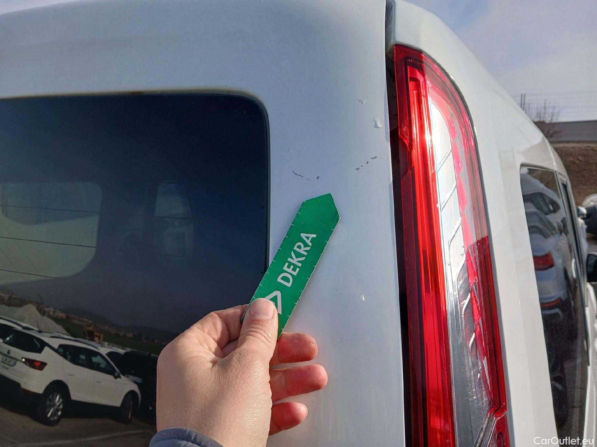  Ford  Grand Tourneo FORD  Connect / 2013 / 5P / monovolumen 1.5 TDCi 88kW (120CV) Titanium #24