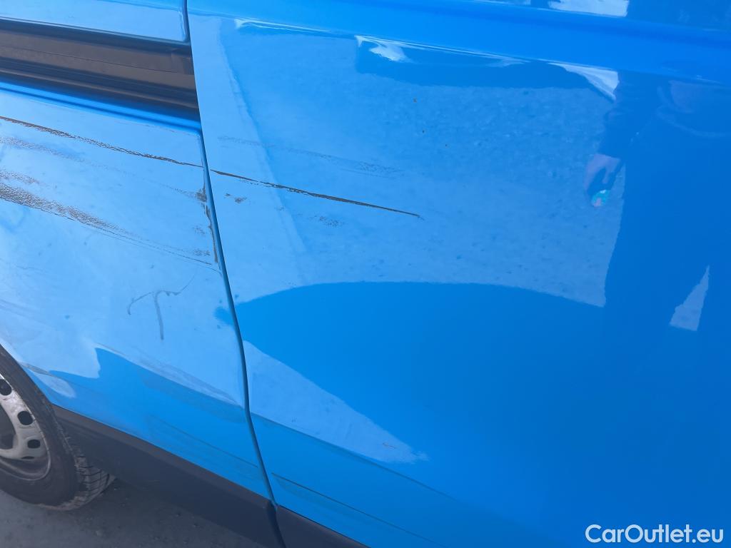  Renault  Trafic RENAULT  / 2021 / 4P / furgón Furgón L2H1 Blue dCi 96 Kw (130 CV) CUA #17