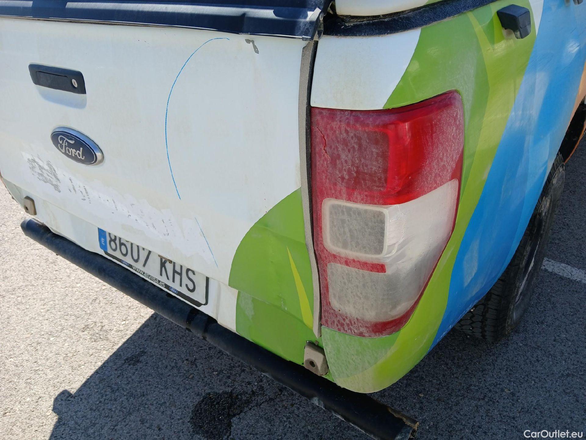  Ford  Ranger FORD  VU 4p 6G pickup 2.2 TDCi 118kW 4x4 Doble Cab. XL S/S #24