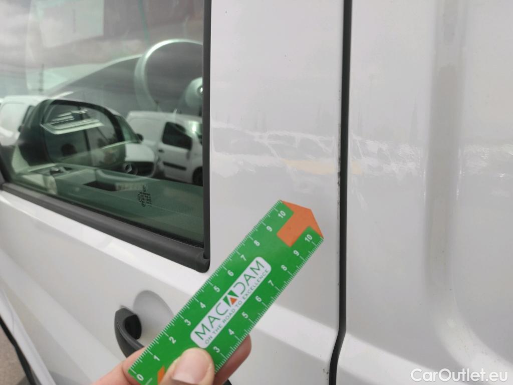  Land Rover  Discovery VOLKSWAGEN Transporter / 2020 / 4P / furgón 2.0TDI 81KW Corto #18