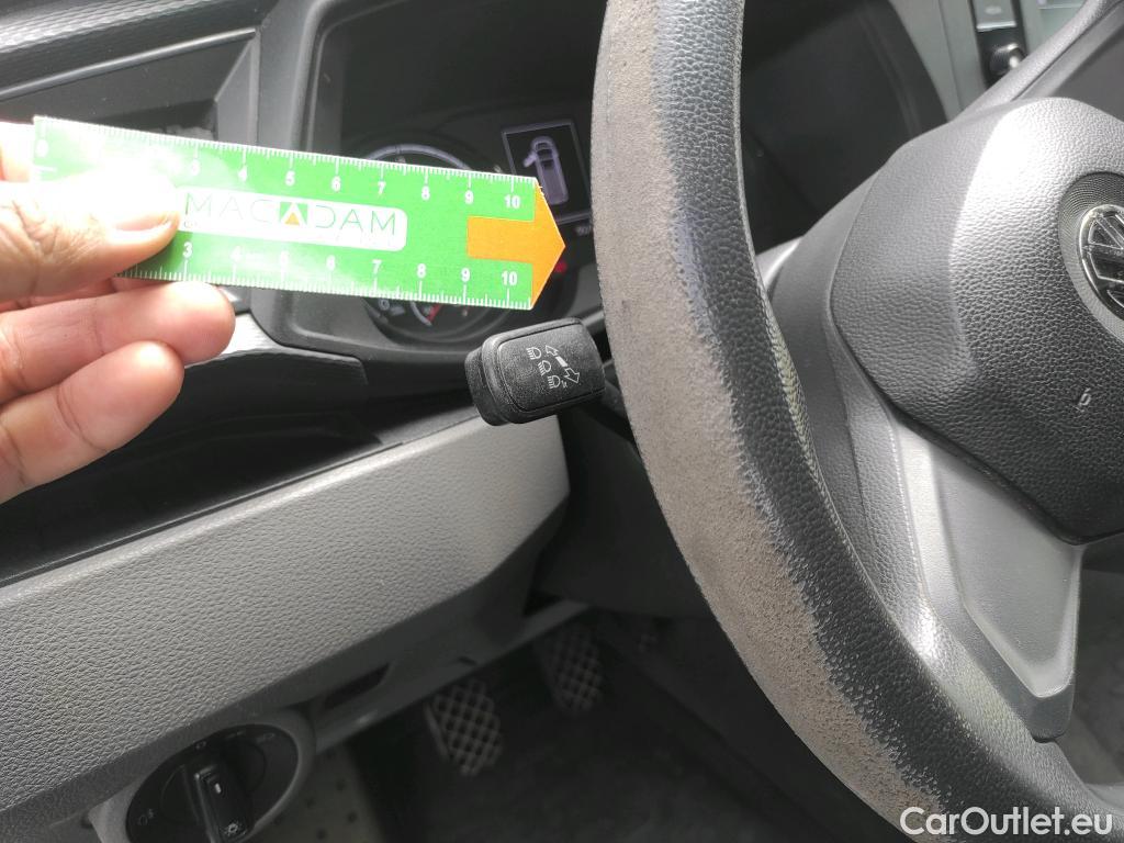  Land Rover  Discovery VOLKSWAGEN Transporter / 2020 / 4P / furgón 2.0TDI 81KW Corto #4