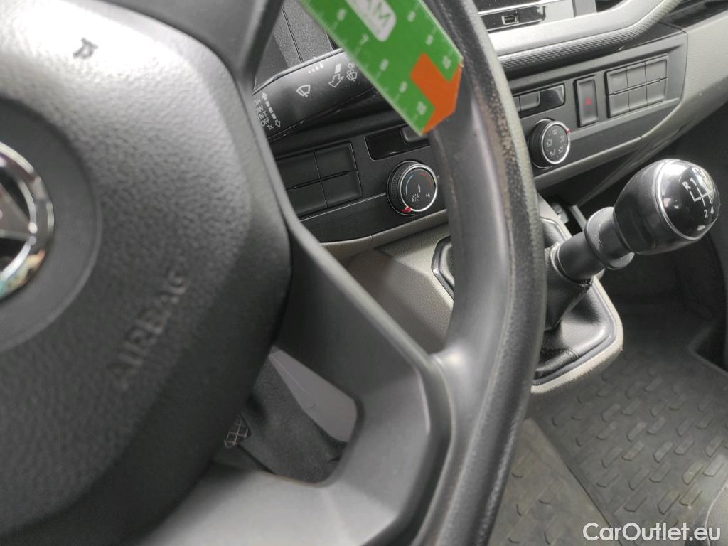  Land Rover  Discovery VOLKSWAGEN Transporter / 2020 / 4P / furgón 2.0TDI 81KW Corto #5