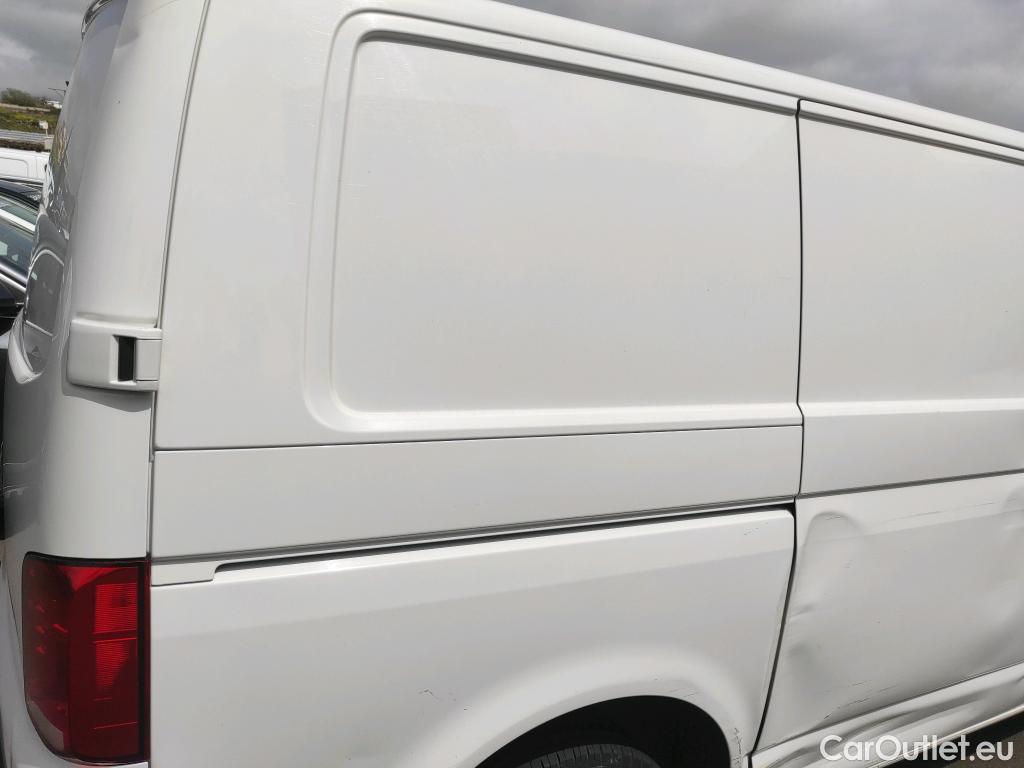  Land Rover  Discovery VOLKSWAGEN Transporter / 2020 / 4P / furgón 2.0TDI 81KW Corto #1