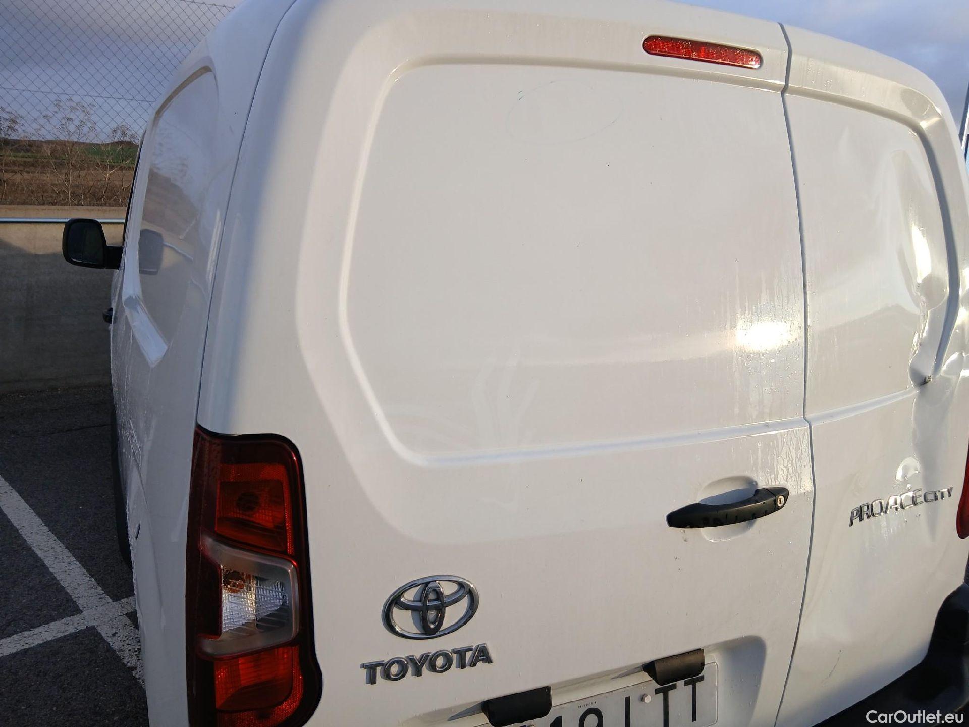  Toyota  Proace TOYOTA  CITY 1.5D 75kW (100CV) GX 650kg Media #17