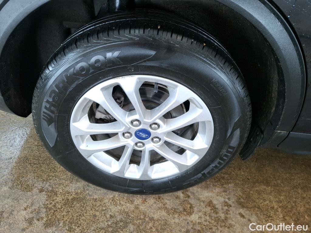  Ford  Kuga FORD  / 2019 / 5P / SUV 2.5 Dur 225 hybrid PHEV Pshift Titanium #7