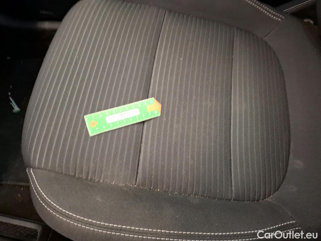  Ford  Kuga FORD  / 2019 / 5P / SUV 2.5 Dur 225 hybrid PHEV Pshift Titanium #5