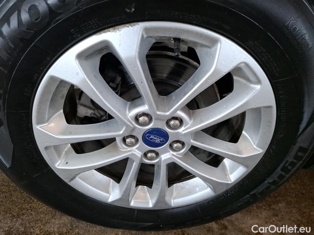  Ford  Kuga FORD  / 2019 / 5P / SUV 2.5 Dur 225 hybrid PHEV Pshift Titanium #8