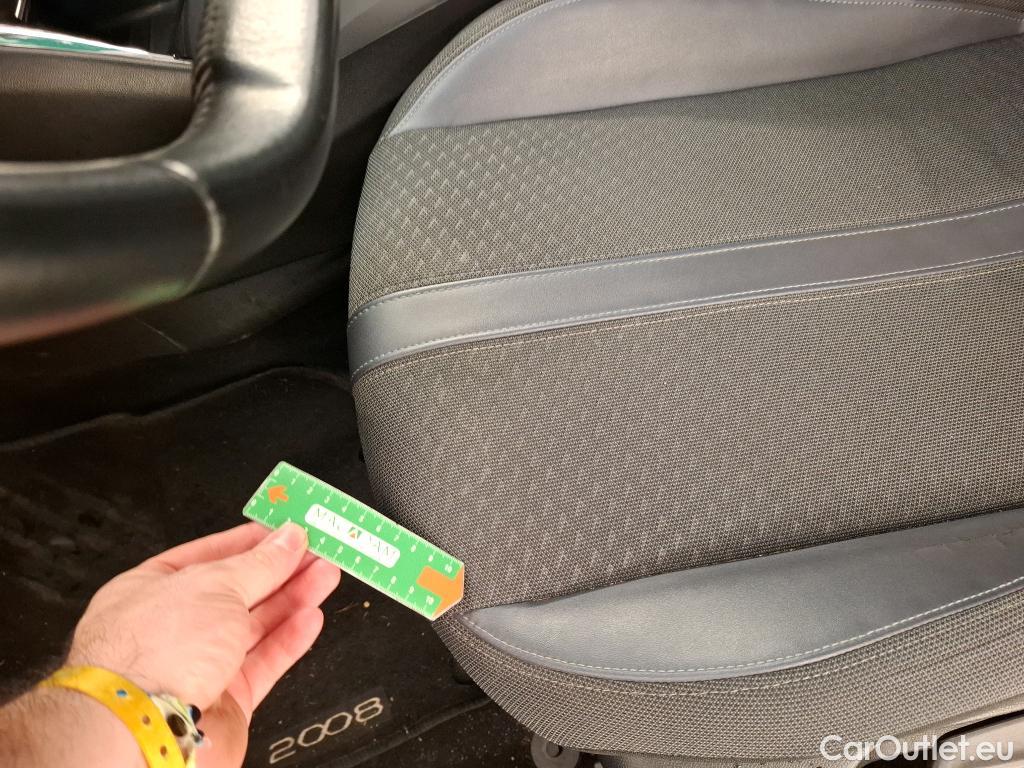  Peugeot  2008  Allure Business 1.2 PureTech 130CV BVA8 E6d #16