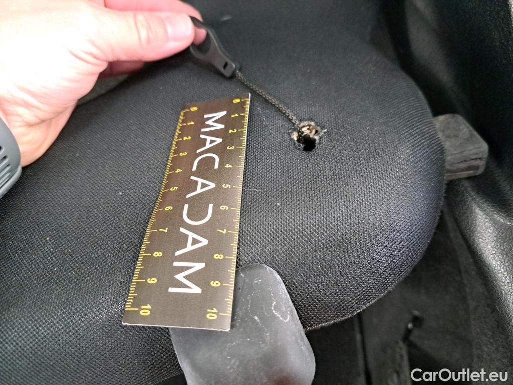  Mercedes  GLA MERCEDES-BENZ  / 2020 / 5P / SUV 2.0  220D AMG LINE 4MATIC DCT #29