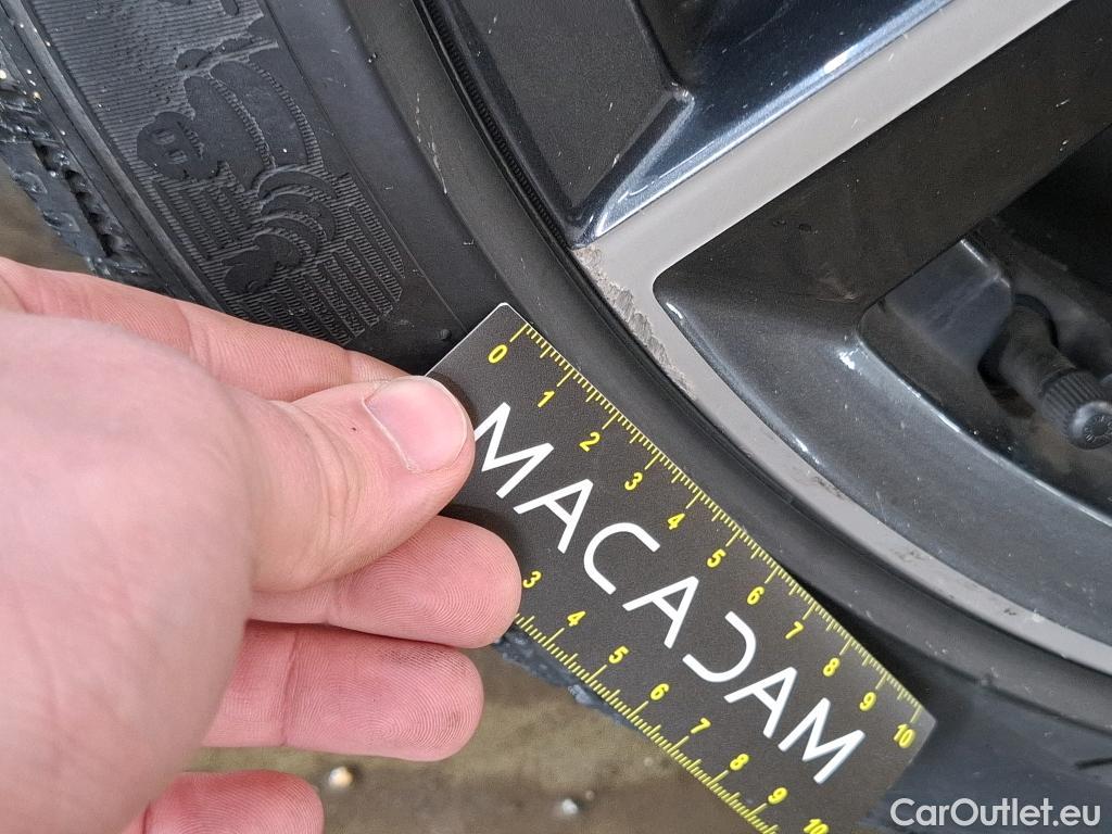  Peugeot  308 PEUGEOT  SW / 2021 / 5P / Break PureTech 130 S&S EAT 8 ALLURE #27