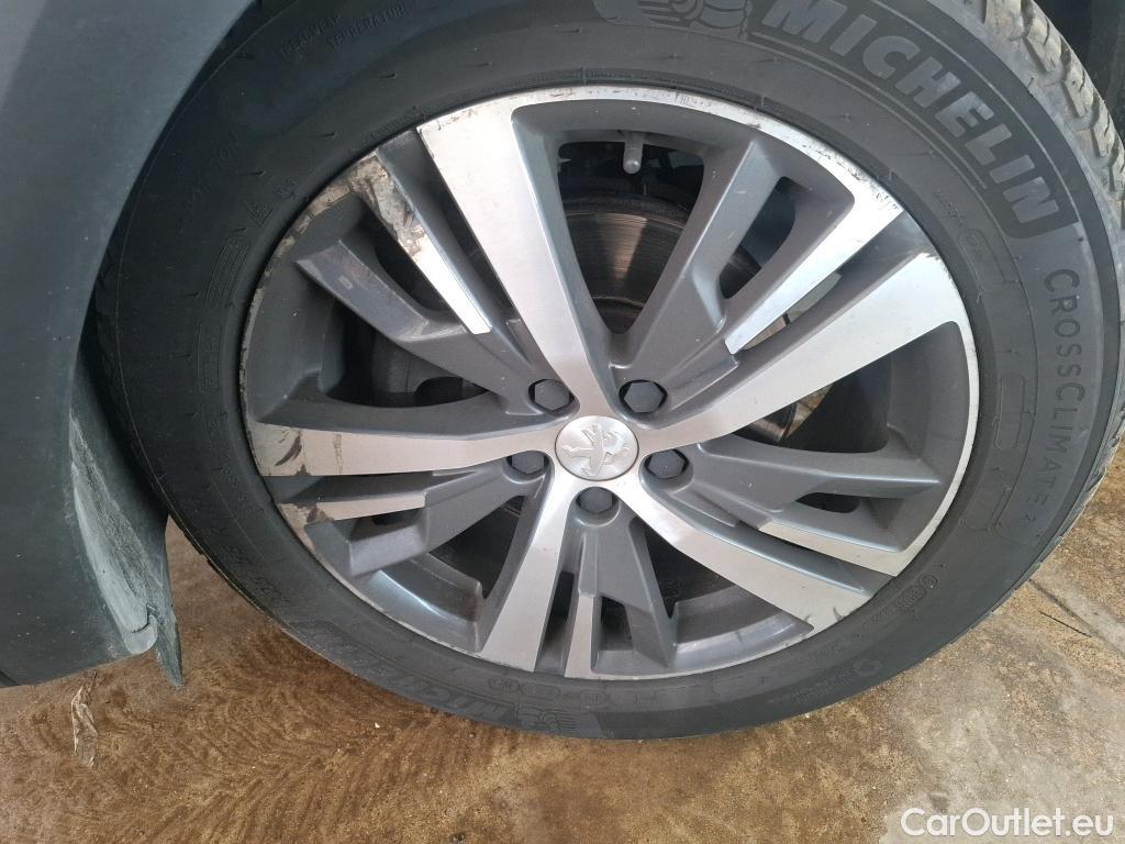  Peugeot  5008 PEUGEOT  / 2020 / 5P / SUV BlueHDi 130 S&S EAT8 Allure #27