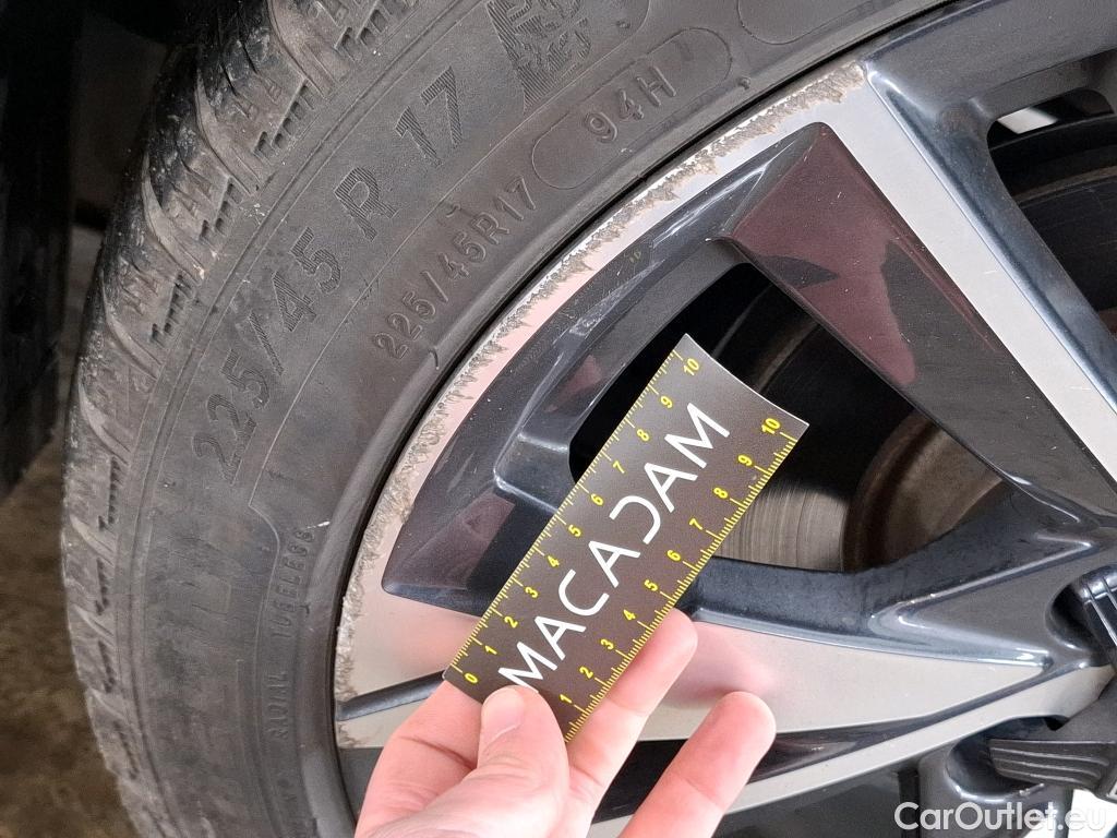  Peugeot  308 PEUGEOT  SW / 2021 / 5P / Break PureTech 130 S&S EAT 8 ALLURE #21