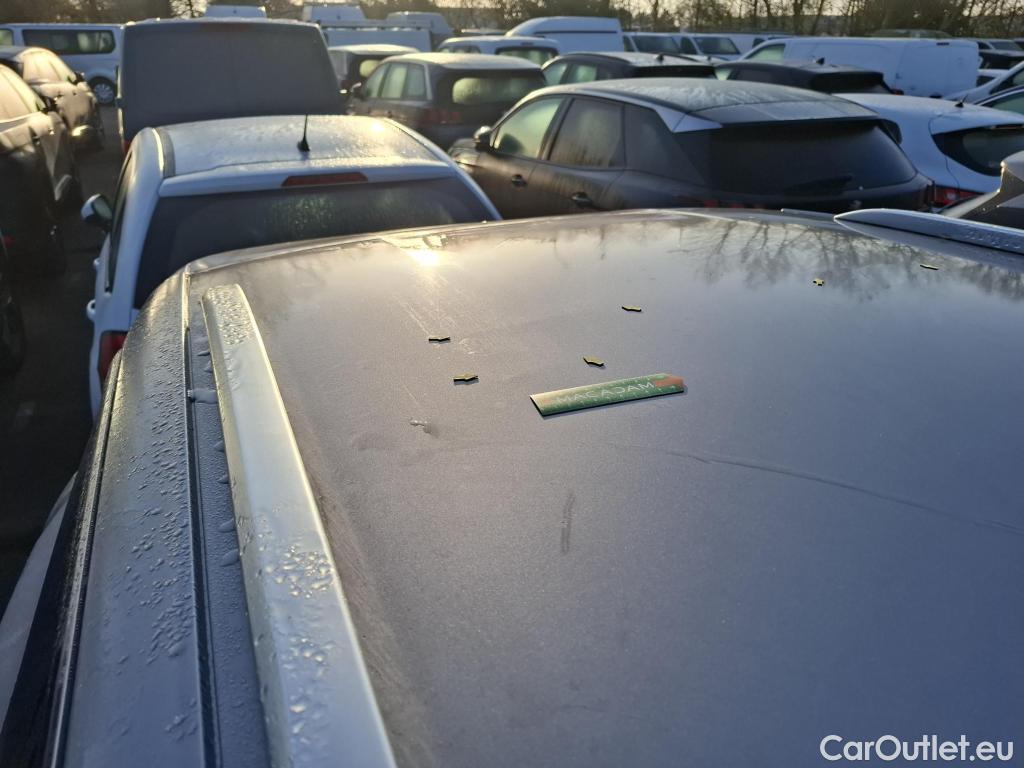  Peugeot  5008 PEUGEOT  / 2020 / 5P / SUV BlueHDi 130 S&S EAT8 Allure #16