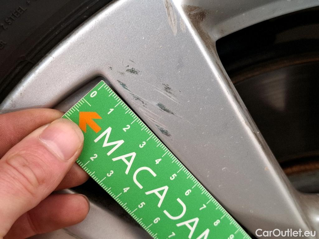  Peugeot  5008  Active Pack 1.5 HDi 130CV BVM6 7 Sieges E6d #9