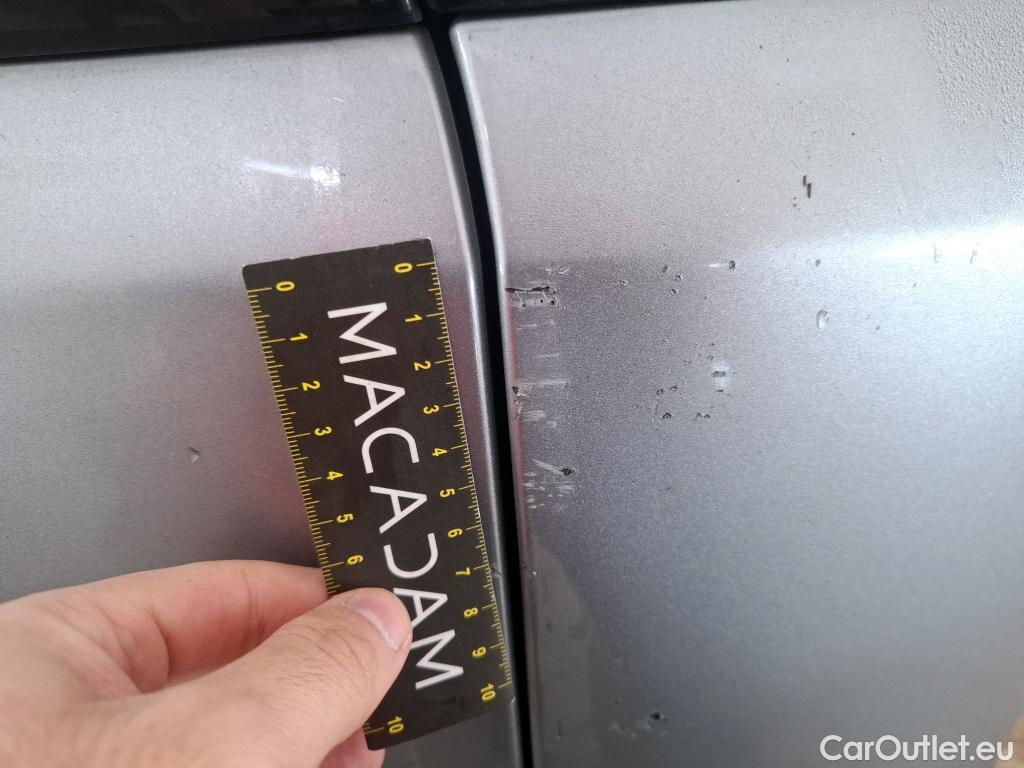  Peugeot  5008 PEUGEOT  / 2020 / 5P / SUV BlueHDi 130 S&S EAT8 Allure #82